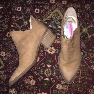 Betsy Johnson Camel Keeley Ankle Booties
